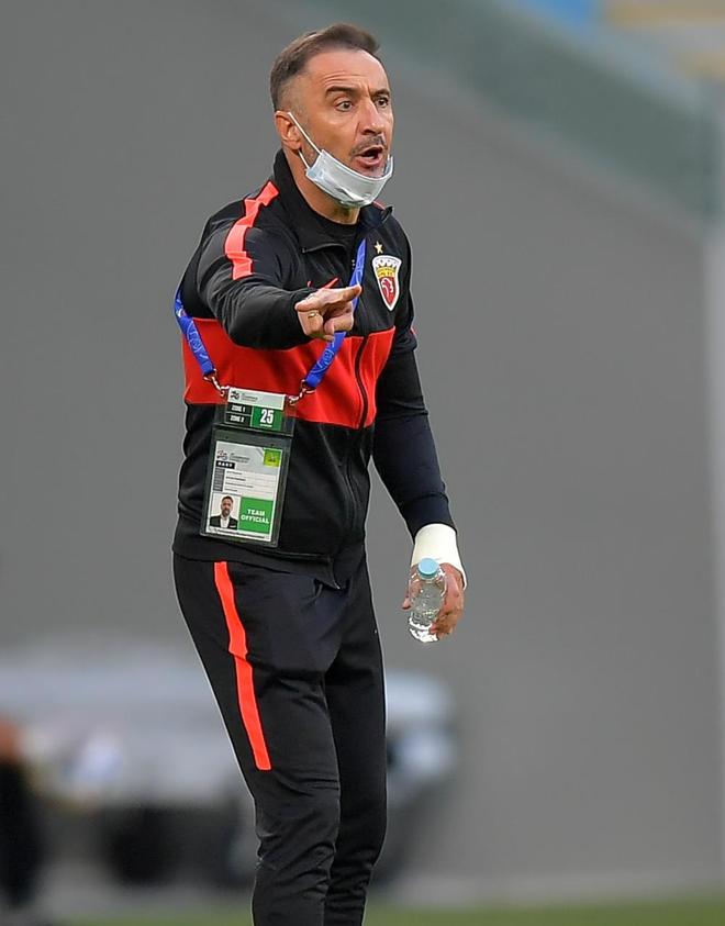 罗马训练开放日，集结日队长鼓劲引欢呼，亚冠在即，年轻球员得到机会的简单介绍