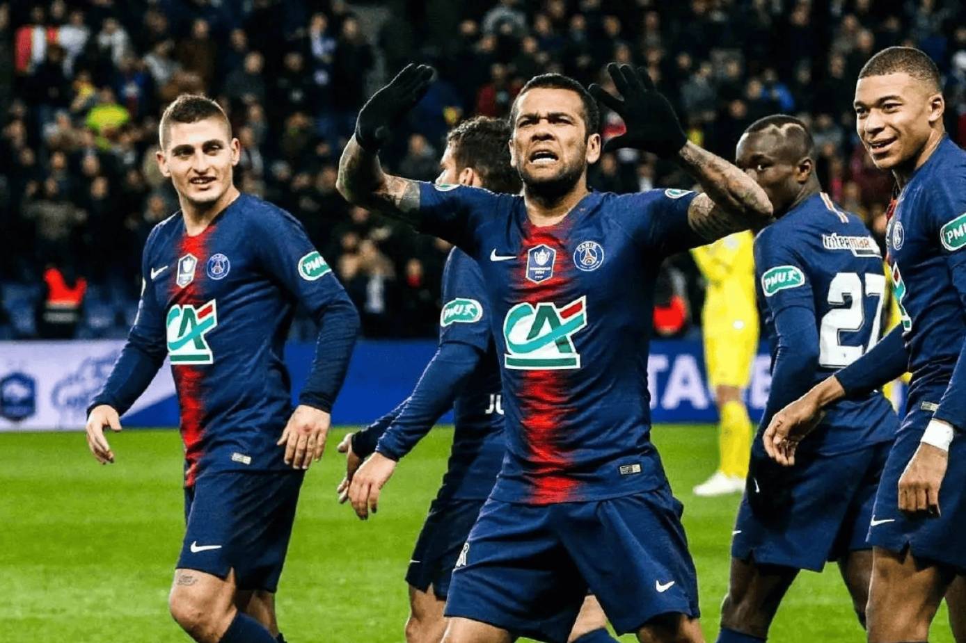 清晨法甲焦点战,尼斯遗憾出局,话题不断,更衣室氛围转暖的简单介绍 清晨法甲焦点战,尼斯遗憾出局,话题不断,更衣室氛围转暖的简单介绍