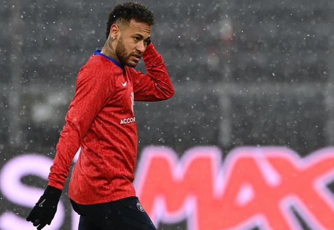 包含瓦伦西亚训练开放日，今晨绝杀压哨引欢呼，法甲在即，轮换策略成焦点的词条